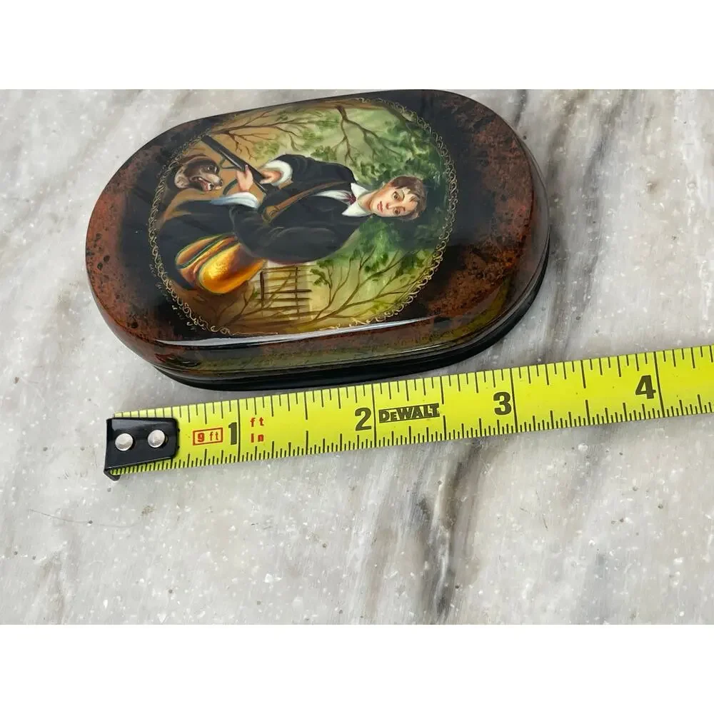 Russian Lacquer Box Fedoskino Hunter & Dog signed A. Shchetinina Vintage MINT